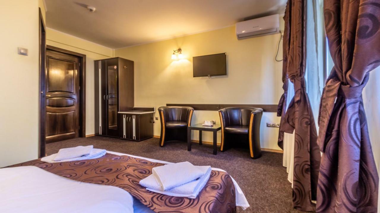 Pensiunea 3*