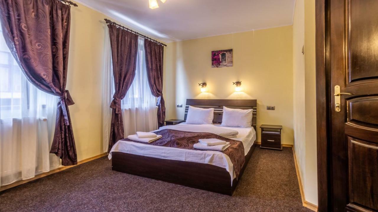 Pensiunea 3*